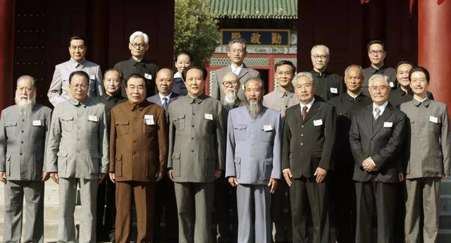 对此,司徒美堂在第一届中国人民政治协商会议上坦言:"我们华侨相信