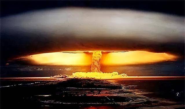 英国伦敦瞬间陷入一片黑暗,电灯骤然熄灭,身处美国还是能感受到大地在