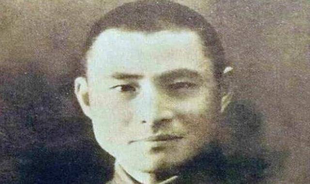 蔡若曙苦守黄维27年,却换来丈夫的一声"滚",妻子跳河自尽