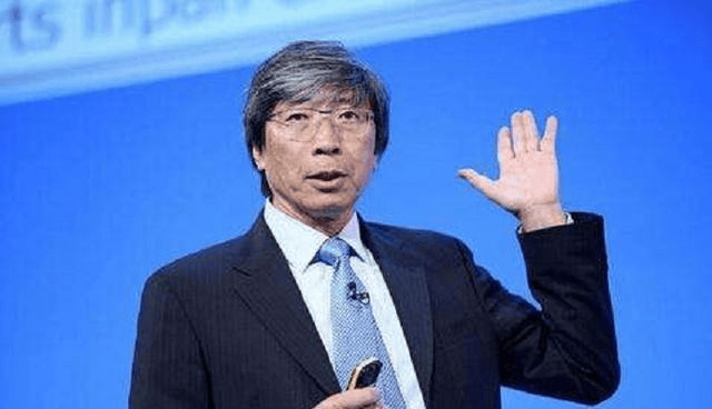 原创医学首富给美捐百亿,替美攻克科研难题,但美国人却骂他是神经病