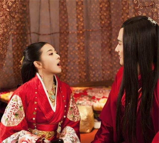 最逆来顺受的皇帝,心甘情愿给贵妃当奴隶,表现不好还要被打_潘玉奴