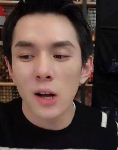 李佳琦直言参加《披荆斩棘的哥哥》:赚钱之余,直播带货不中断