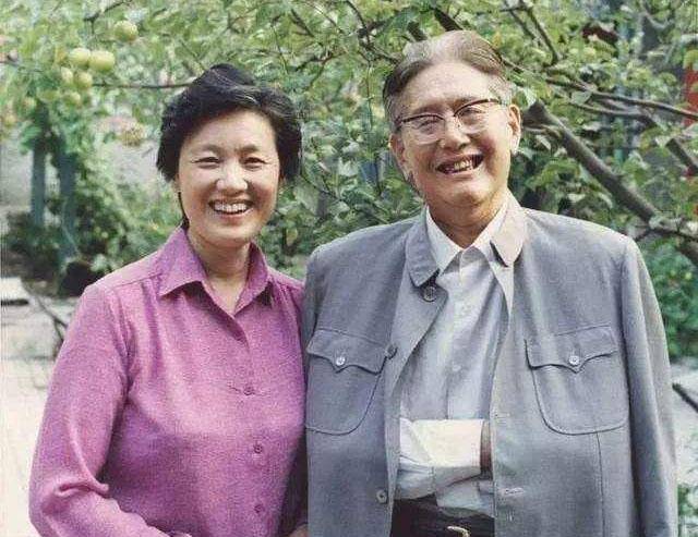 "外交界五朵金花"之一:为丈夫守寡25年,为何却不肯与他合葬?