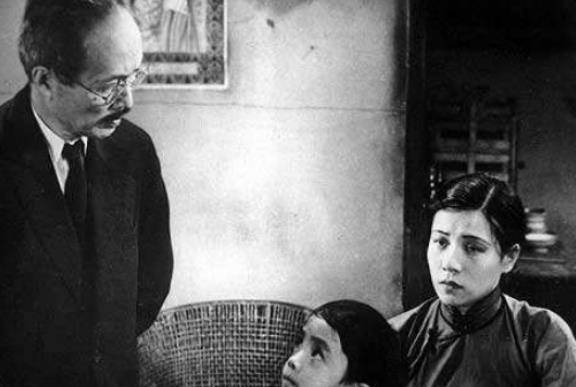 晚上回家妻子不开门,他在公园晃荡后,选择了自杀_黎铿_婚姻_时间