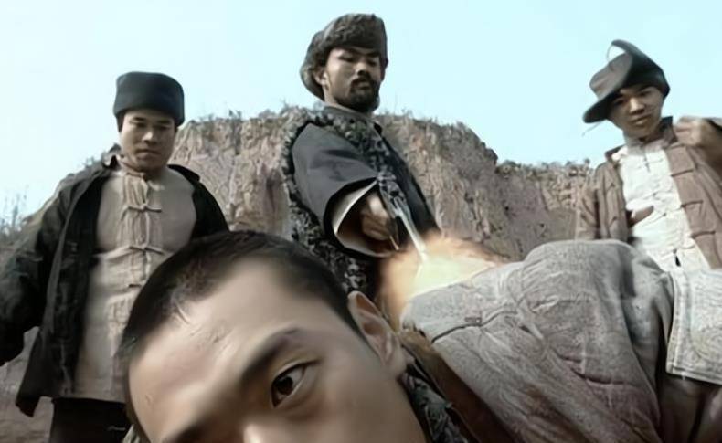亮剑中,幸亏李云龙剿灭了黑云寨土匪,否则孔捷的罪过就太大了