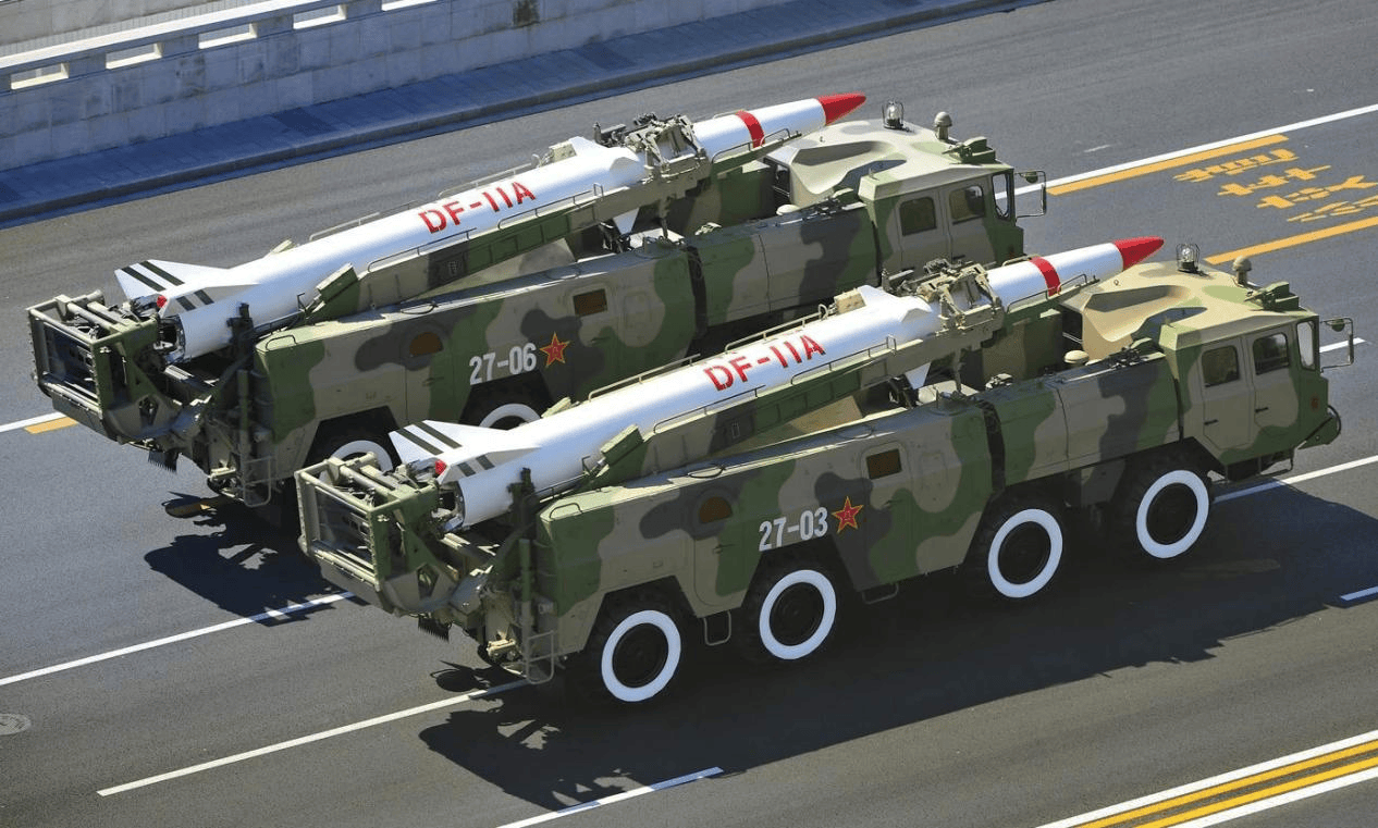 某国航母编队,就要请火箭军出马了,咱们的"东风"系列战术导弹,从上