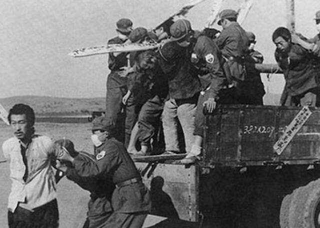 1950年,上海一艘渔船被劫持,公安顺藤摸瓜将军统上海站连根拔起