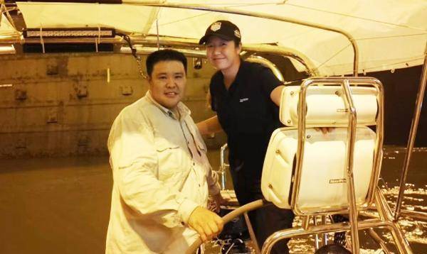 等到张昕宇出院后一上称发现:梁红瘦了很多,而自己却胖成了270斤,于是