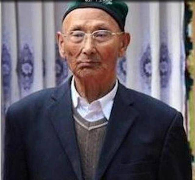 位王爷,住豪华王府,活到2014年,去世前把国旗挂身旁_达吾提_库车_我党