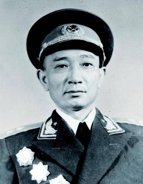 1983年,总参谋长杨得志接见两位四川老农:没有你们过不了大渡河