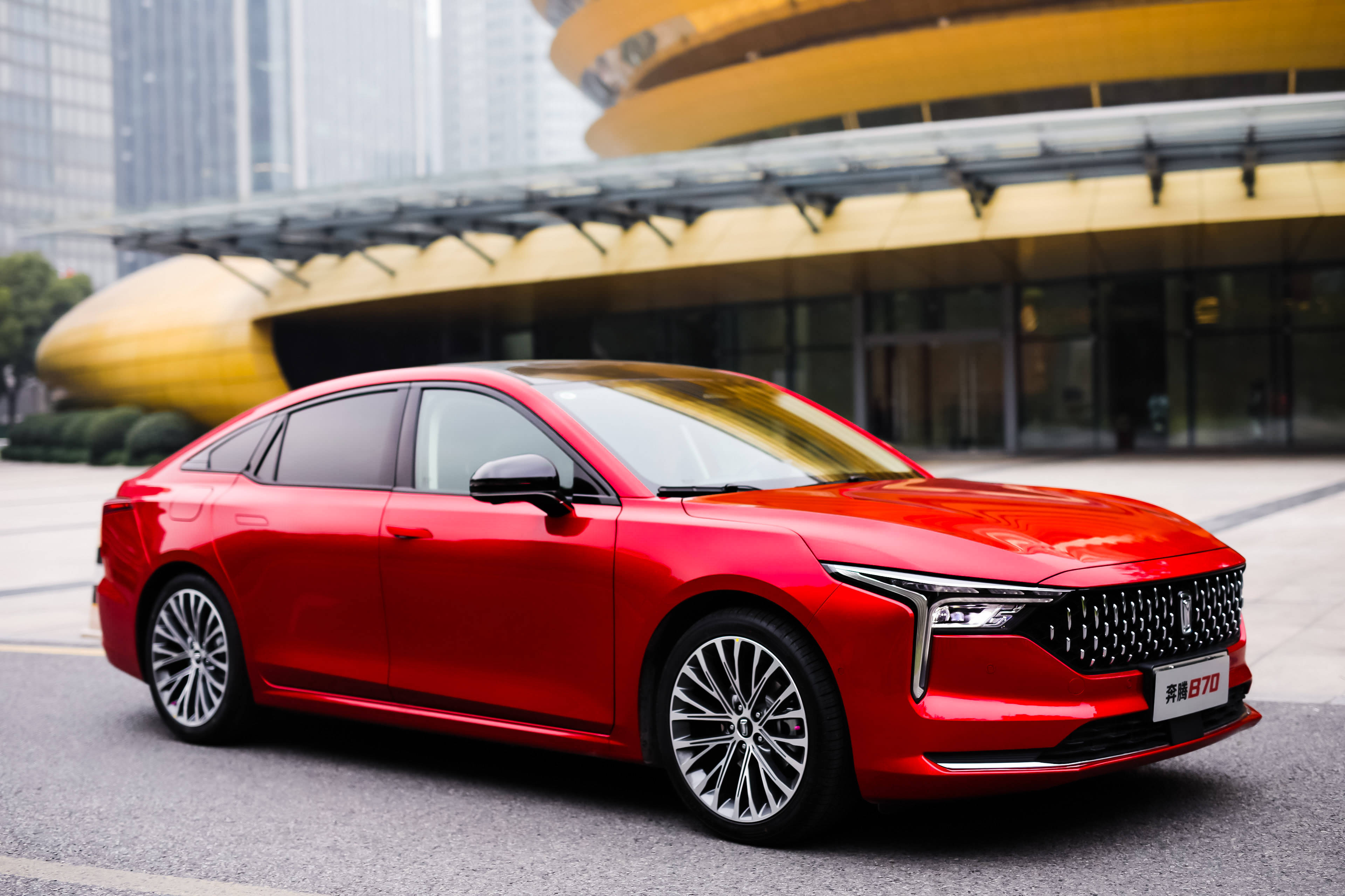 10万级家轿诠释何为降维打击?奔腾b70浑身都是话题