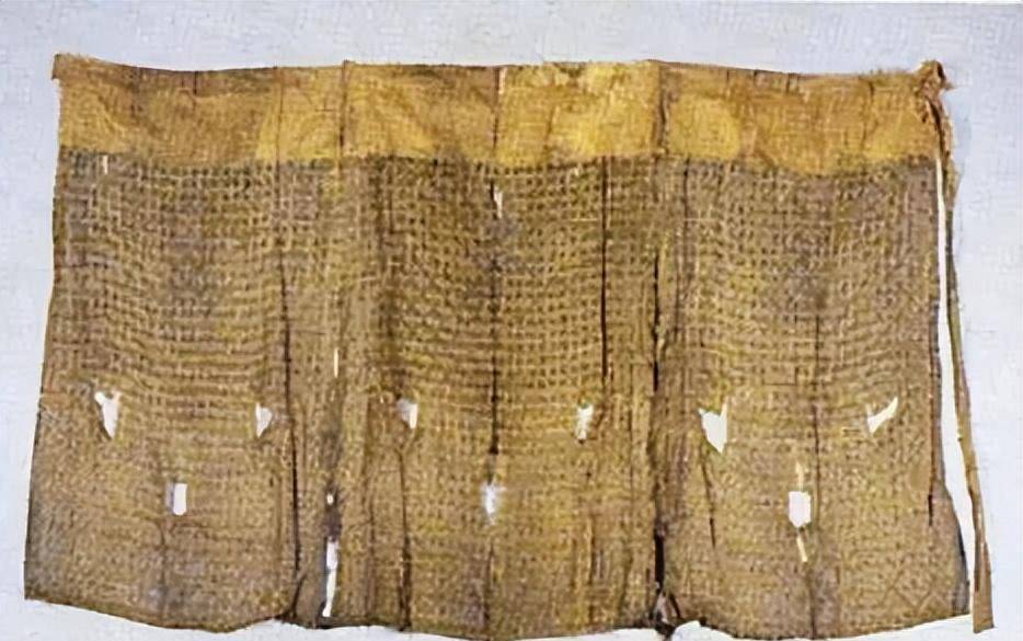 80年代江西出土女尸,毛孔清晰还穿着开裆裤,这到底是怎么回事?