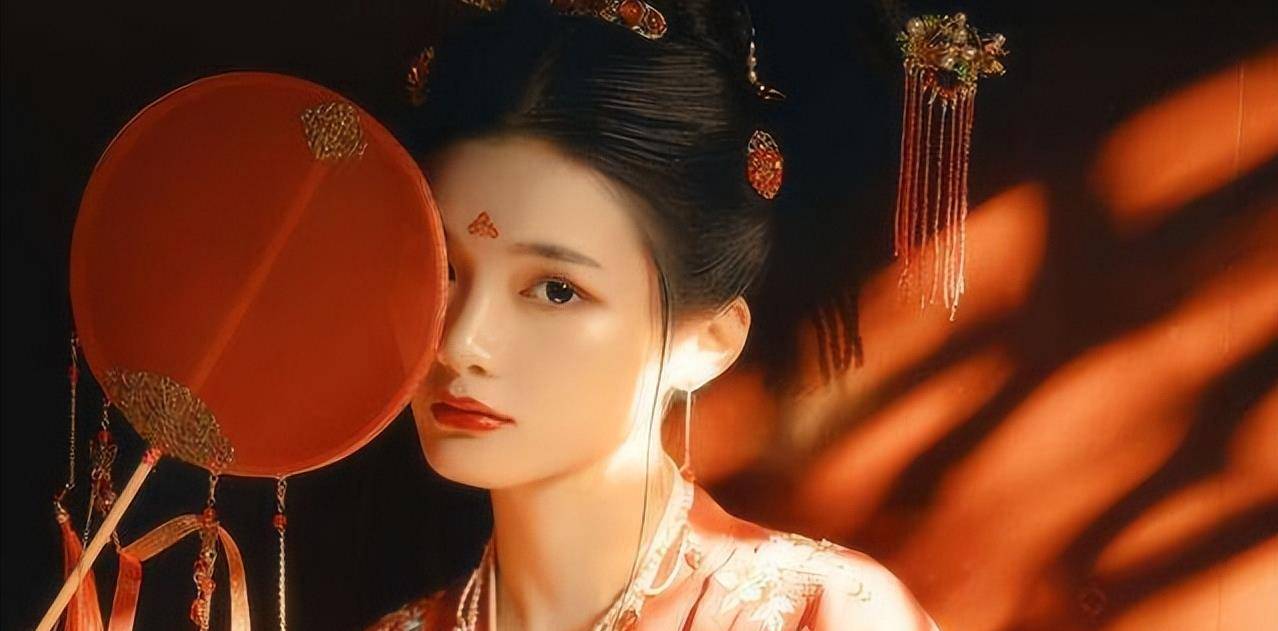 古代宫女睡觉有多悲惨?双腿夹紧必须侧躺,连手都不能随便乱放