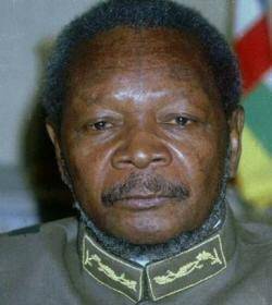 中非暴君博卡萨:残暴无度好食人肉,荒唐至极娶中国爱妃