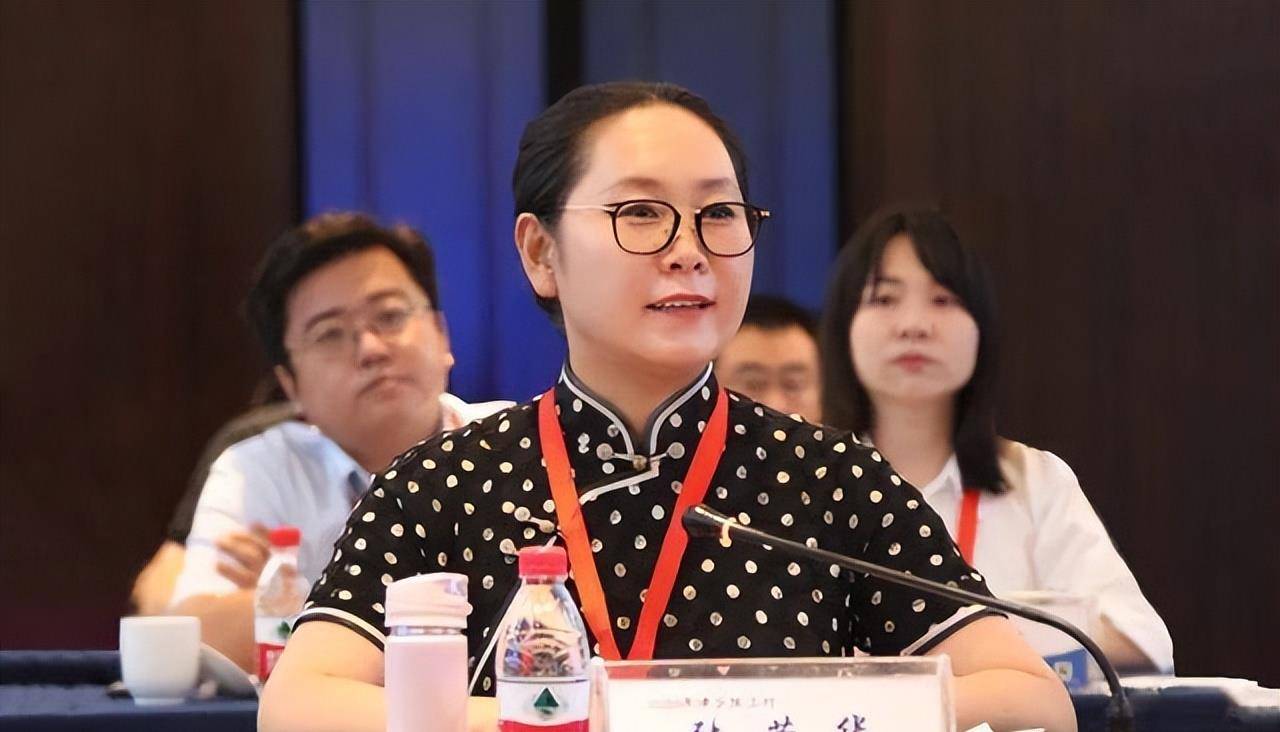 天津女首富张荣华:嫁穷小子一起卖豆腐发家,给武汉汶川各捐1亿