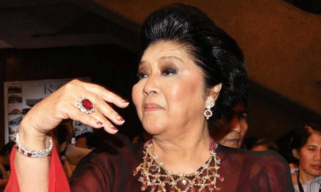 她堪称世界最大贪污犯,贪100多亿美元,国人为何还建馆纪念她?