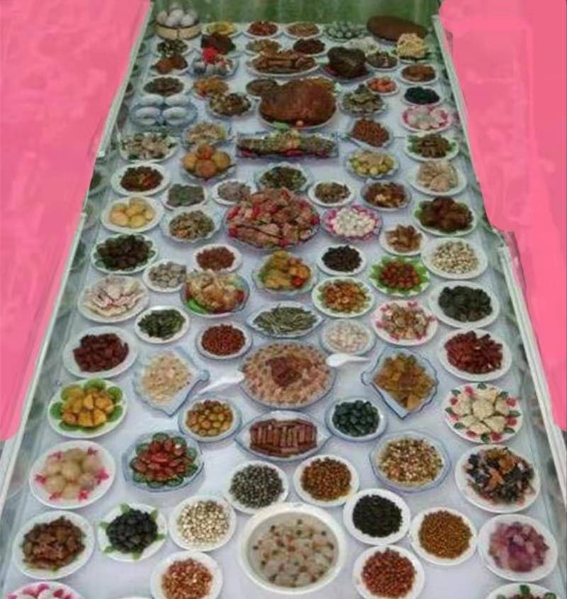 李莲英葬母的排面有多大?乡亲们大吃大喝35天,东西随便往家拿