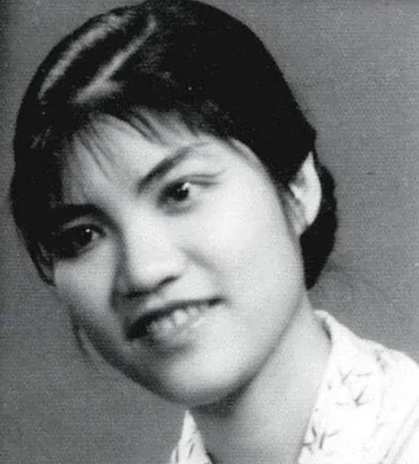 22岁的潘兰珍嫁给51岁的陈独秀,为他担惊受怕,为他赚钱养家