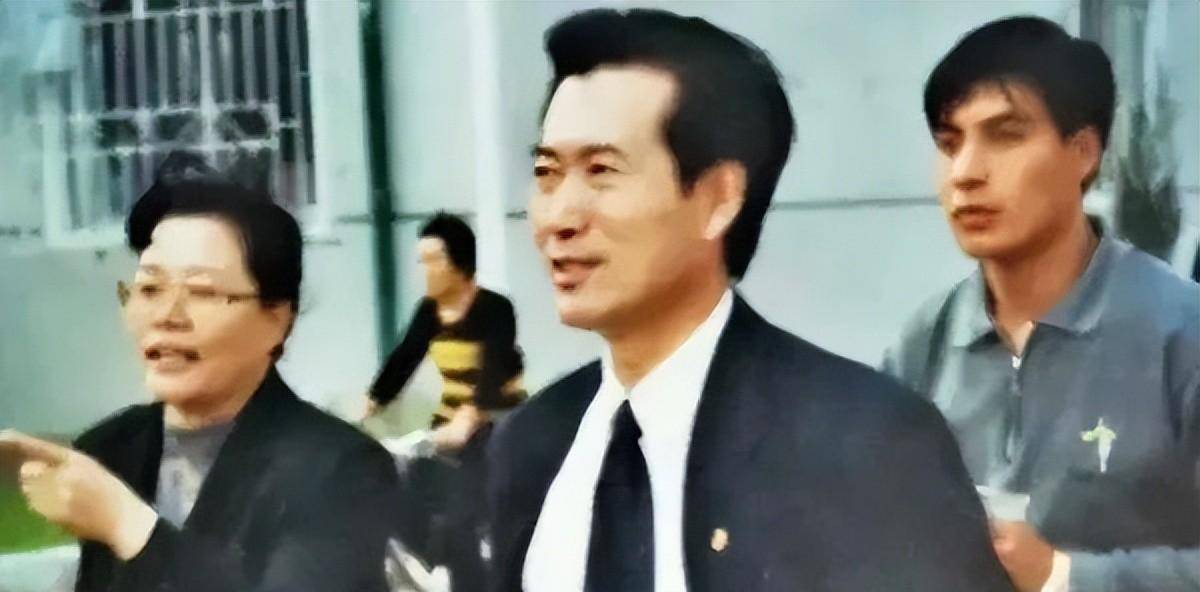 贪官慕绥新,拥有千亩私人庄园,落马时遭两任妻子举报_贾某_沈阳_时候