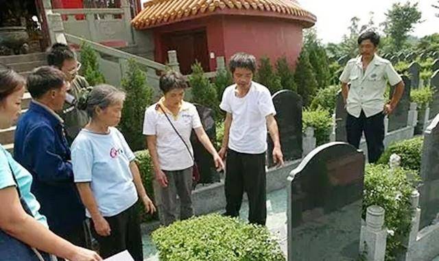 除此之外,据佘仕友回忆,受佘艳捐助款帮助的七个