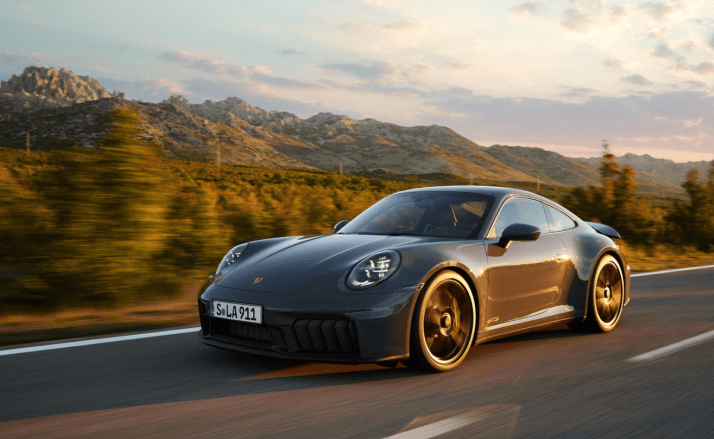 据介绍,911 carrera gts coupé的0-100km/h加速时间仅需 3.