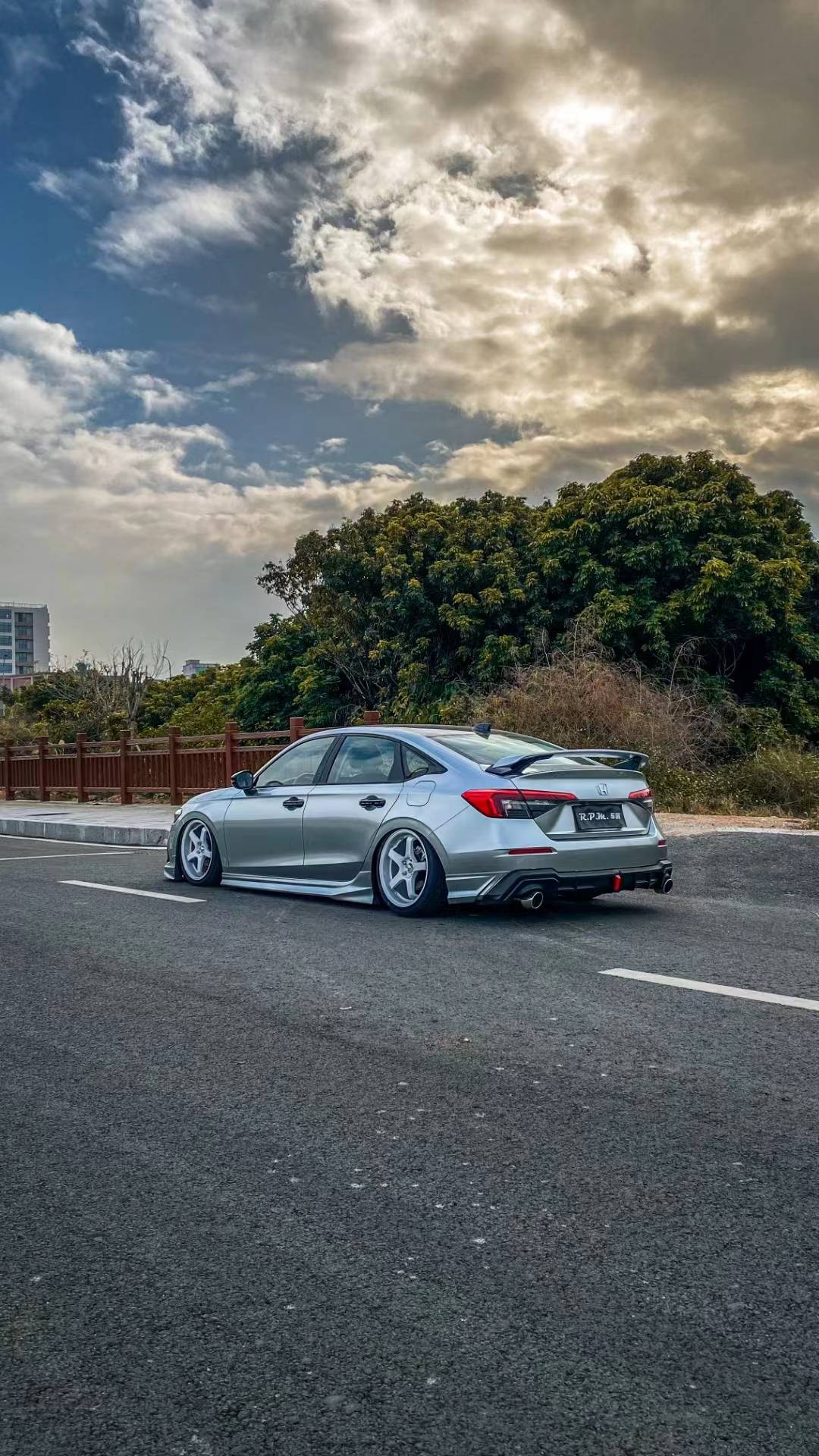 十代思域的低趴艺术:airbft气动避震改装案例