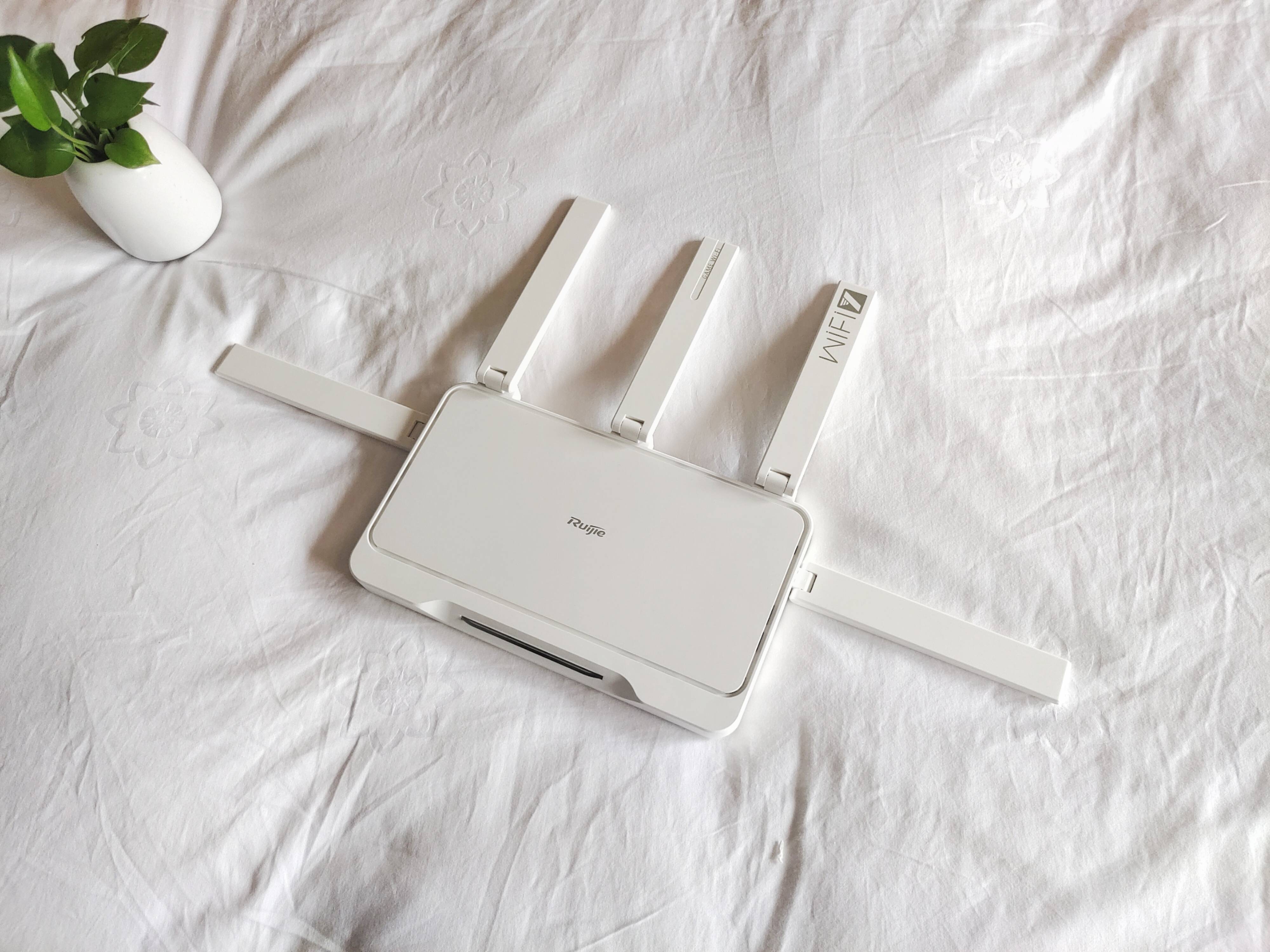 窝家畅游网上冲浪，首选锐捷雪豹BE50电竞路由器