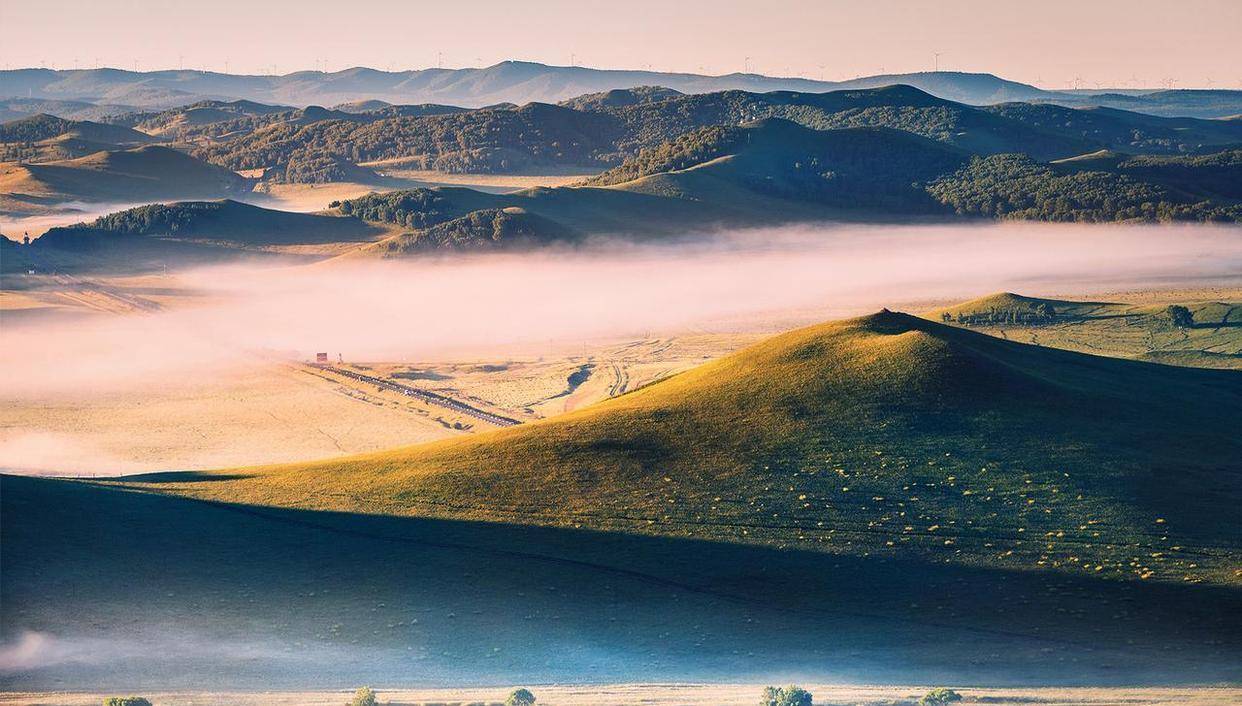 人生总是吃一堑长一智,经历过才会懂得,没有在深夜中痛哭过的人,不足