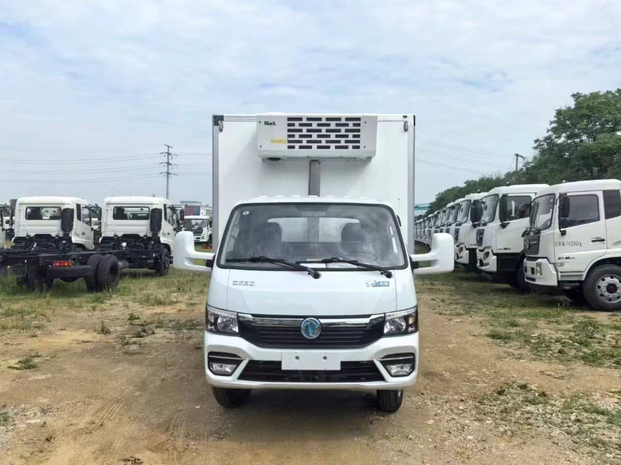 东风纯电动3.8米冷藏车