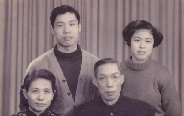 1949年,钟南山父亲接到国民党命令,带全家撤到台湾,他果断拒绝