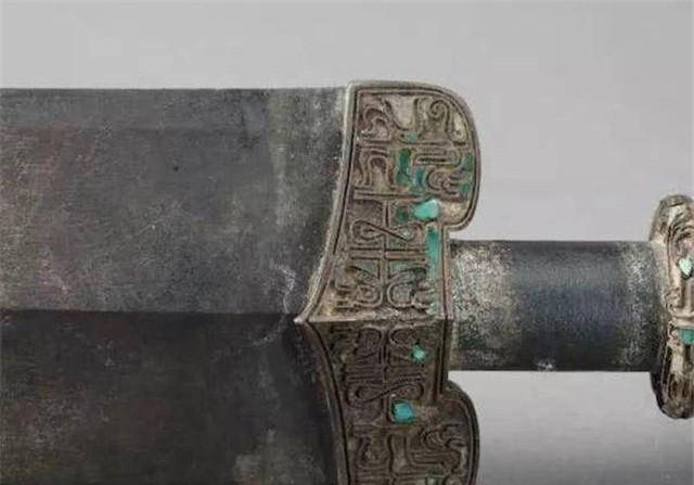 1947年,老兵活捉孙殿英,发现他的侍卫背着赵子龙的青釭剑