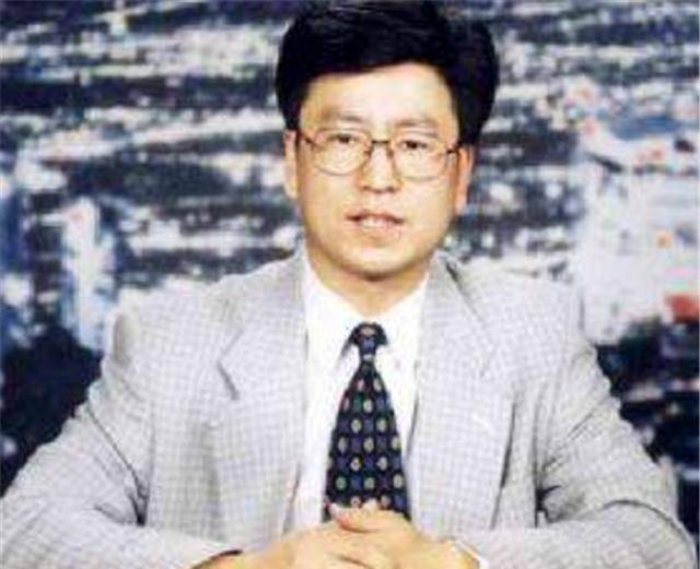 白岩松:难忘踩着三轮车,与妻子四处奔波的日子