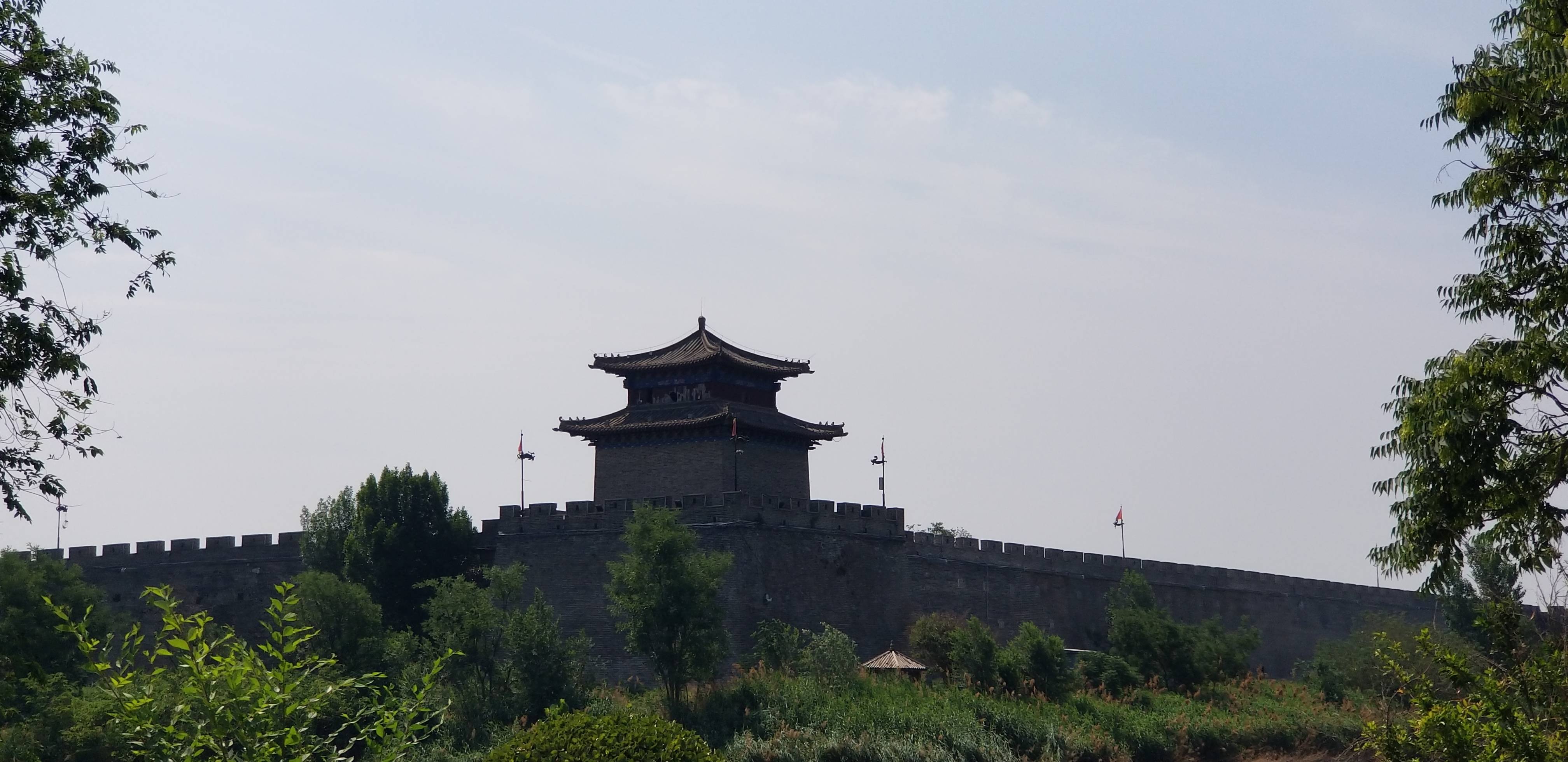 太行山麓唯一的5a级古城景区,万亩荷塘湿地环绕,千年古城美不胜收