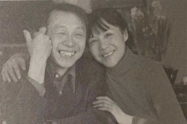 画家黄永玉曾送走98岁妻子:相伴74载,世间所有的美好,都不如你