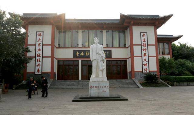 他是我党创始人之一26岁牺牲,妹夫也是烈士,外甥后来成就巨大