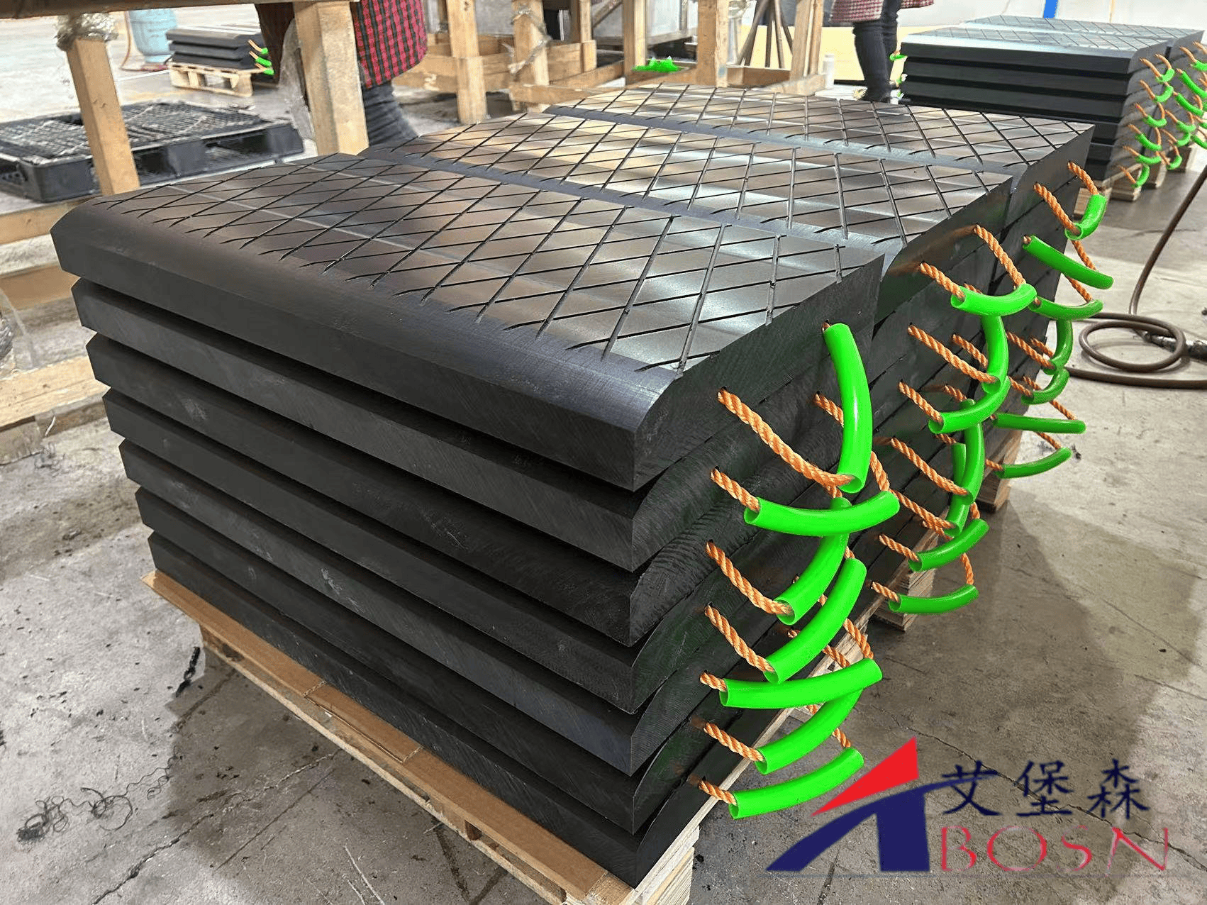 吊车聚乙烯支腿垫板的卓越性能