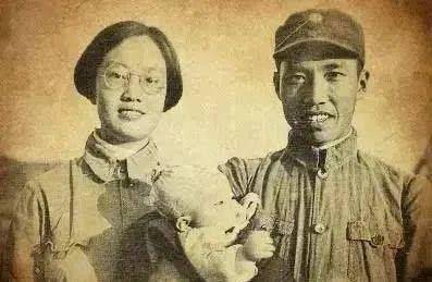 一代名将左权的妻子在他牺牲后改嫁,却以他媳妇自称,为他伸冤_刘志兰