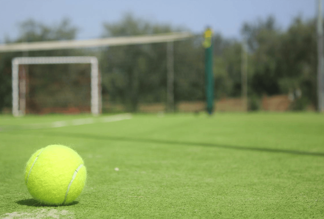 网球场人造草坪的维护策略