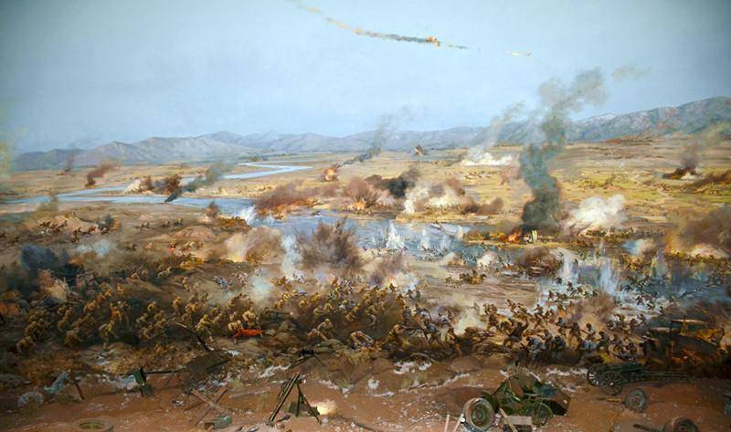 75年,韩练成向特赦后的李仙洲作揖道歉:李大哥,我对不起你啊