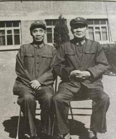 位洋司令,着名牌西装,最喜欢开摩托车,40岁成为上将_刘震_颜文斌_将军