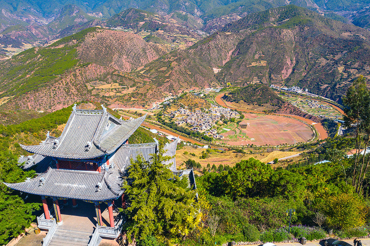 云南大理云龙县,有张大地作画的"太极图",堪称是究极风水地貌