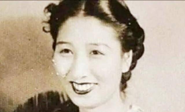 逃跑后的张春莲过了一段时间流离失所的生活,随后找了一家饭馆打杂