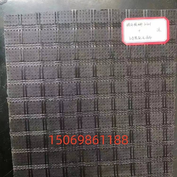 如玻璃纤维,碳纤维等,这些纤维通过经纬编织的方式与基材复合,形成一