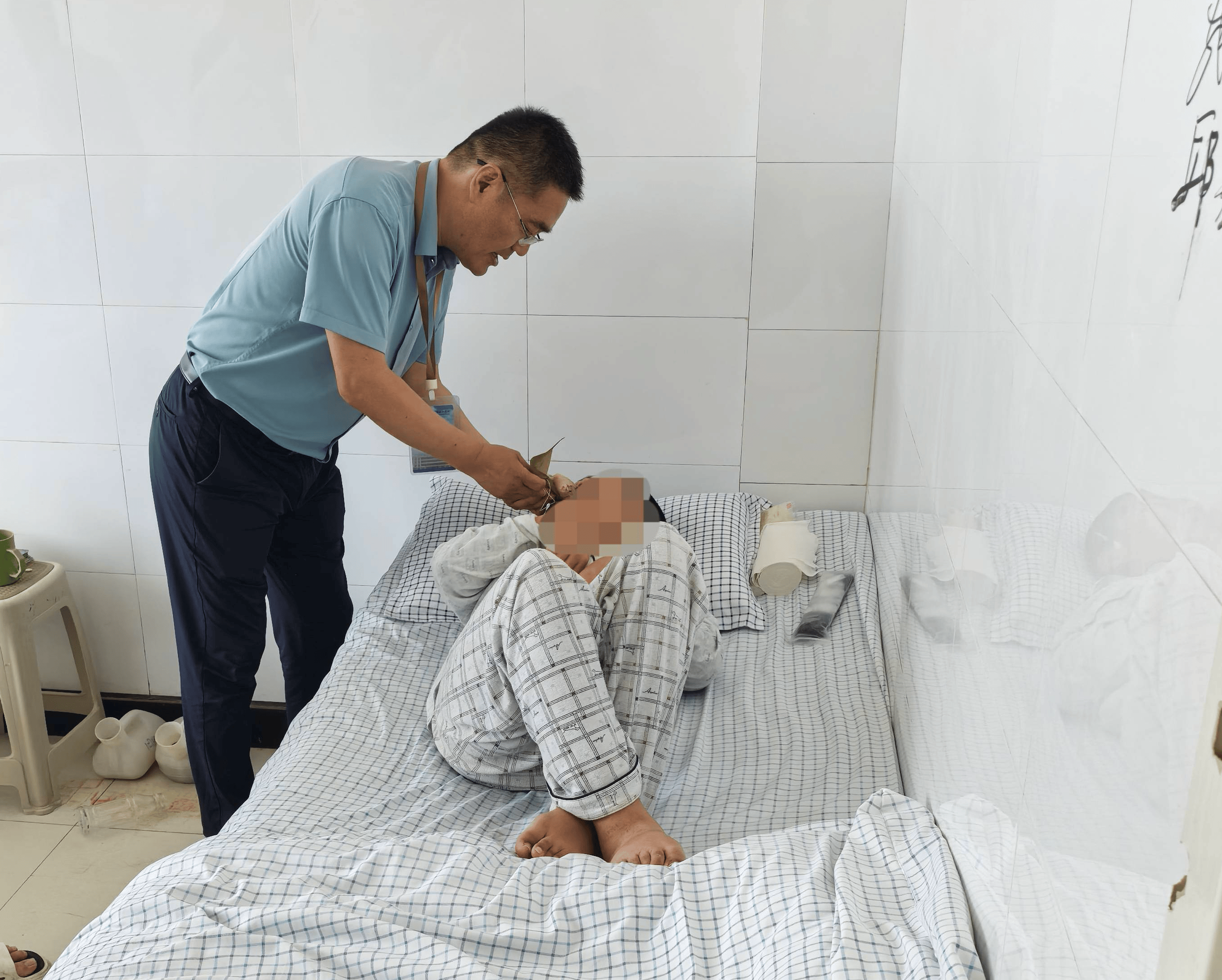 市牡丹区精神病医院开展"粽有你心 情满病房"主题活动_患者_医患_生活