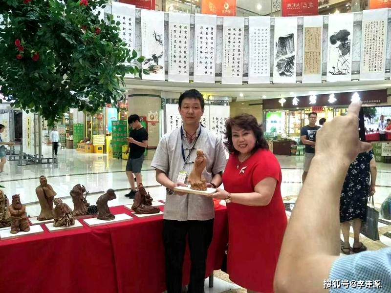 玩泥巴玩成大师的人(上)_泥塑_李俊平_作品