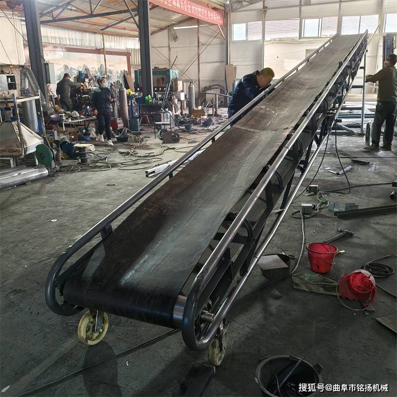 豆类豆渣打跺输送机 移动式水泥传送带 6米长皮带机