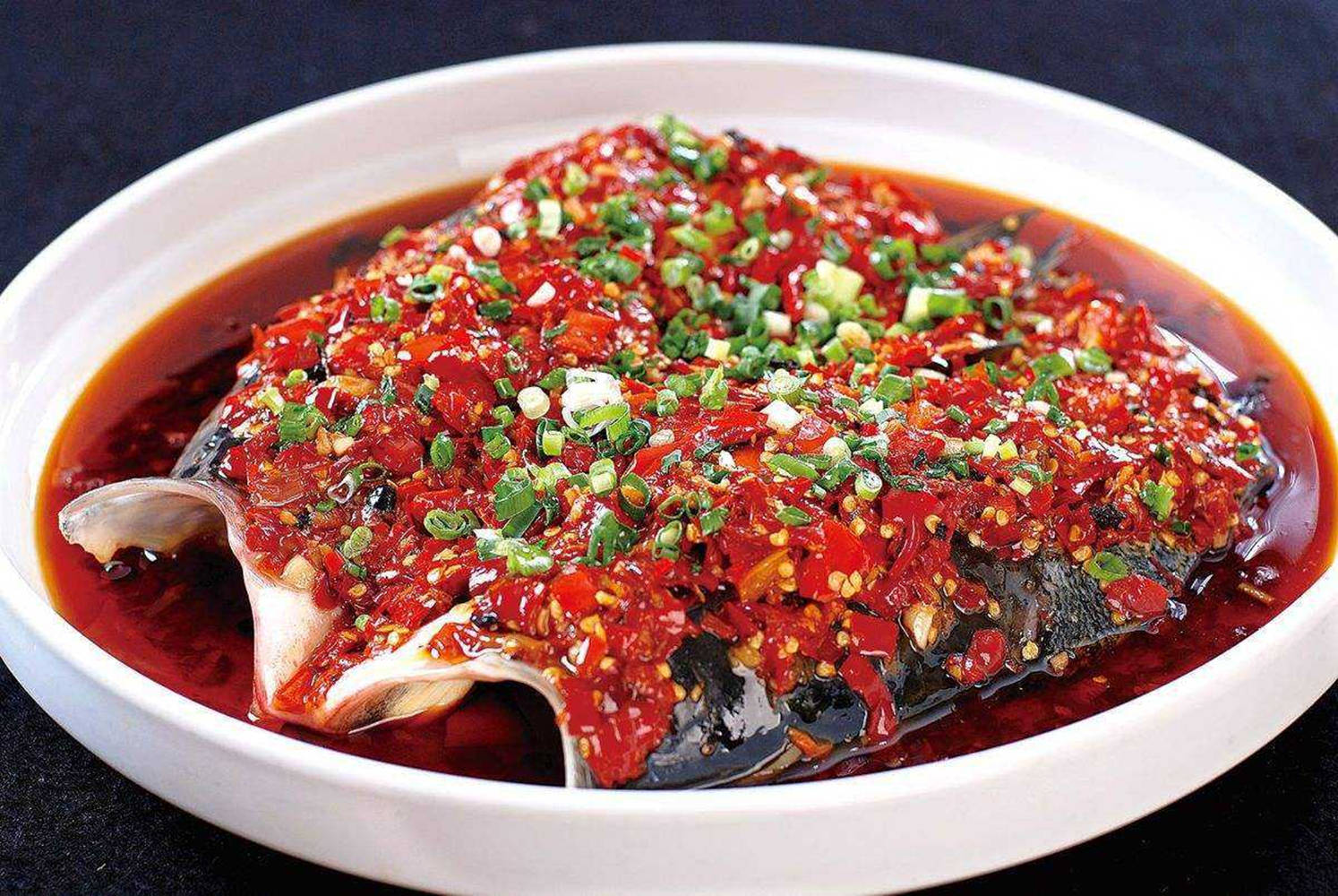 湖南美食大揭秘:舌尖上的麻辣狂欢,让你的味蕾舞动不停!