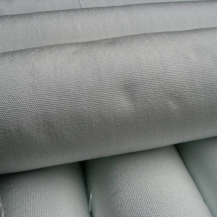 自粘式聚酯玻纤布由聚酯纤维和玻璃纤维交织而成的玻纤布作为主体材料