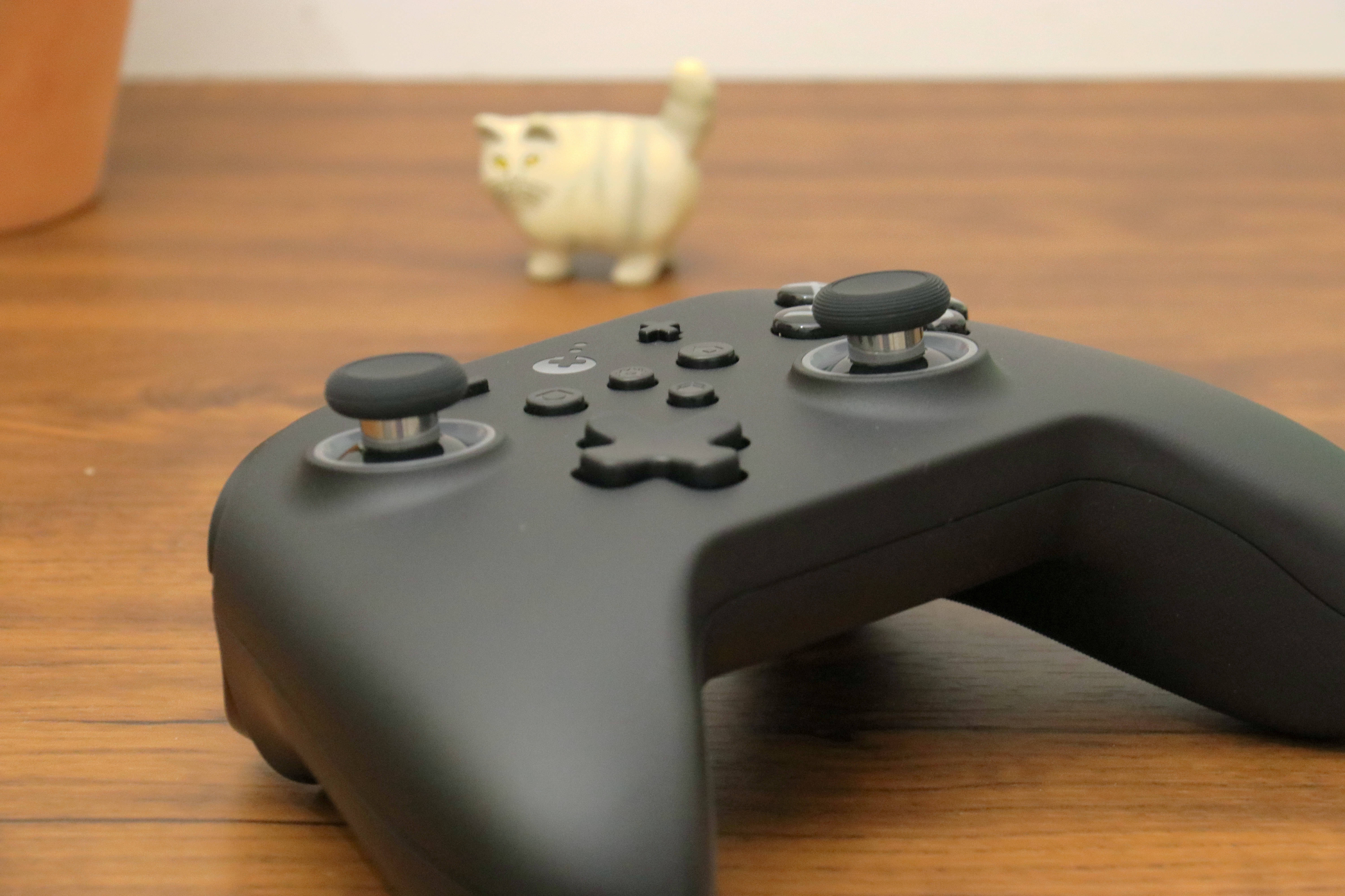 谷粒金刚3Pro游戏手柄体验:双霍尔设计,畅玩多平台游戏