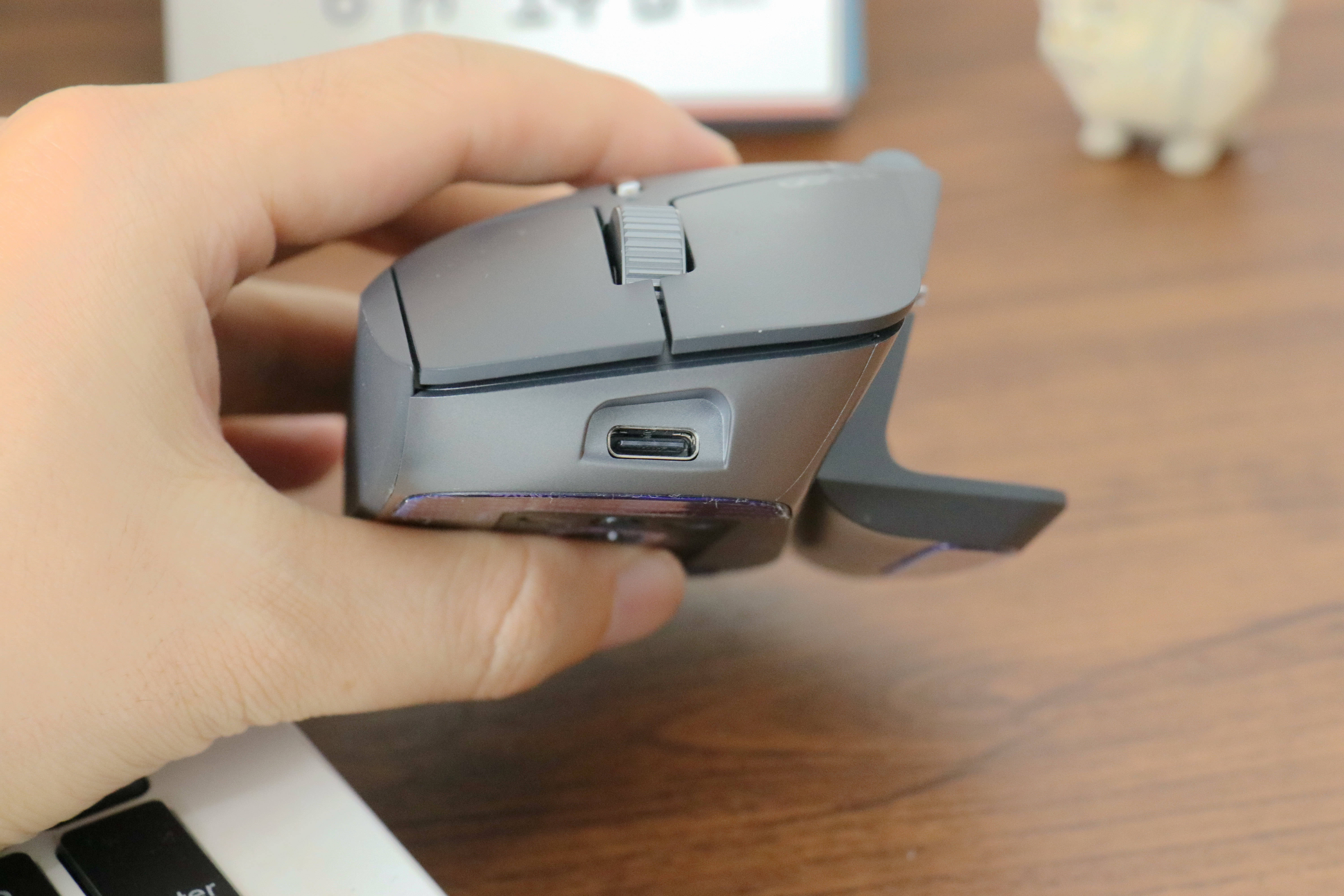 雷柏MT760鼠标体验：支持无线跨屏传输和多设备连接，工作效率直线加倍